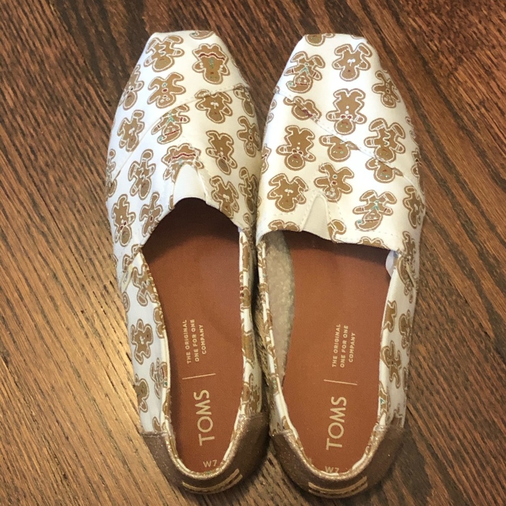 New- Size 7 Women’s Toms